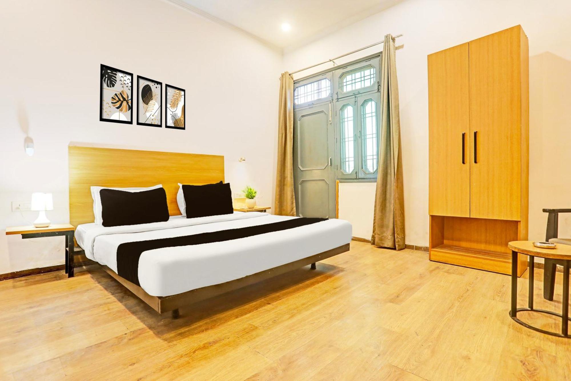 Super Townhouse Vijay Khand Gomti Nagar Lucknow Exterior foto
