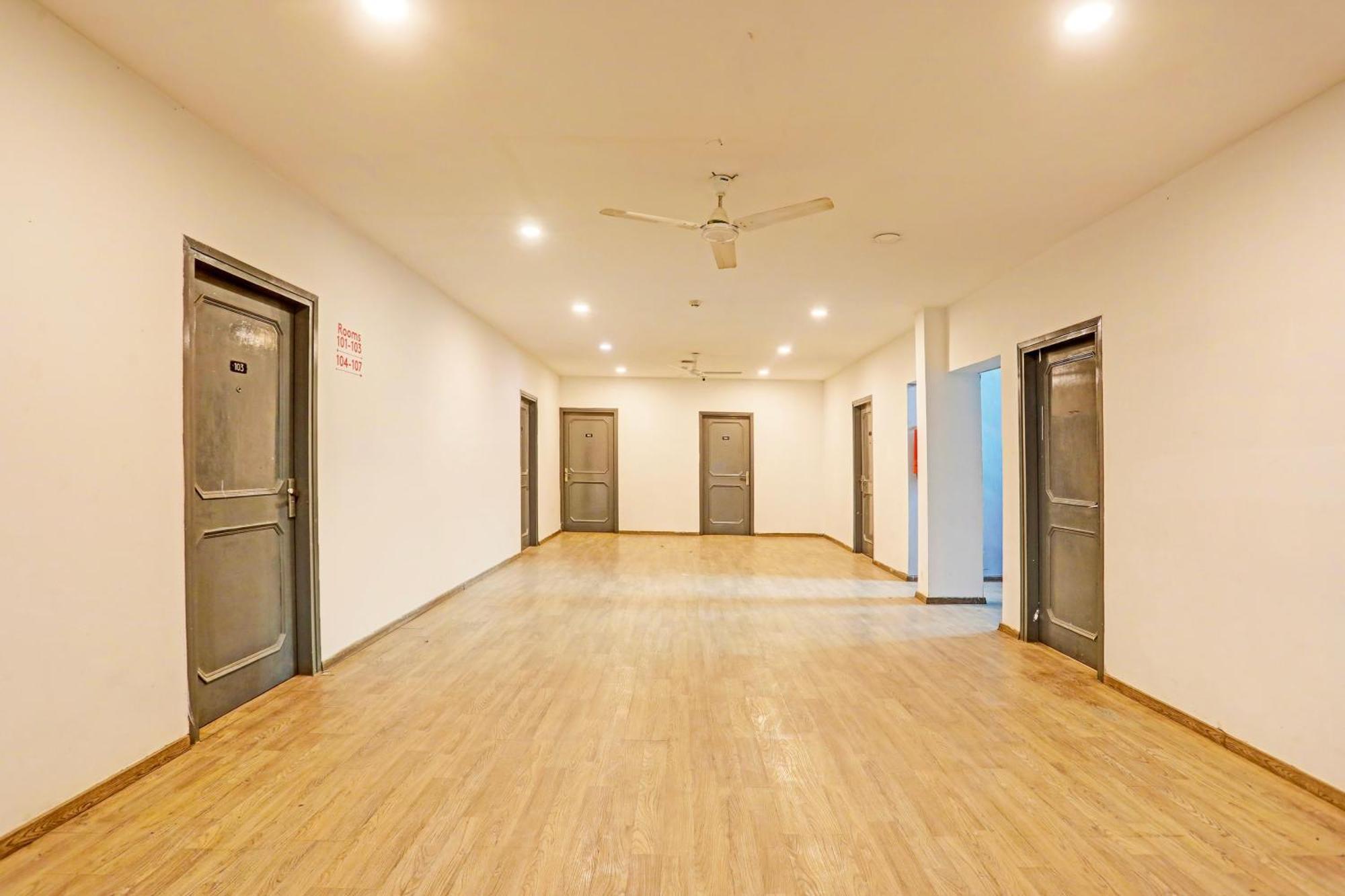 Super Townhouse Vijay Khand Gomti Nagar Lucknow Exterior foto