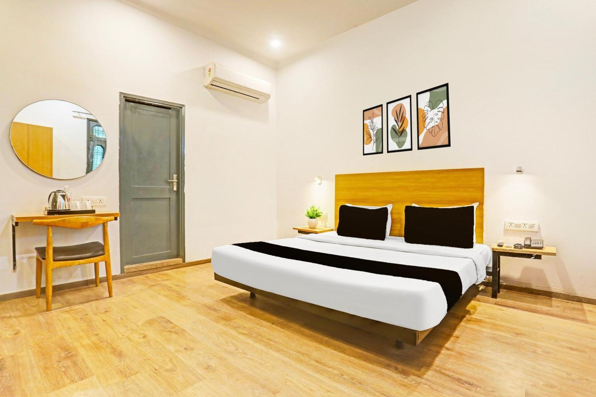 Super Townhouse Vijay Khand Gomti Nagar Lucknow Exterior foto