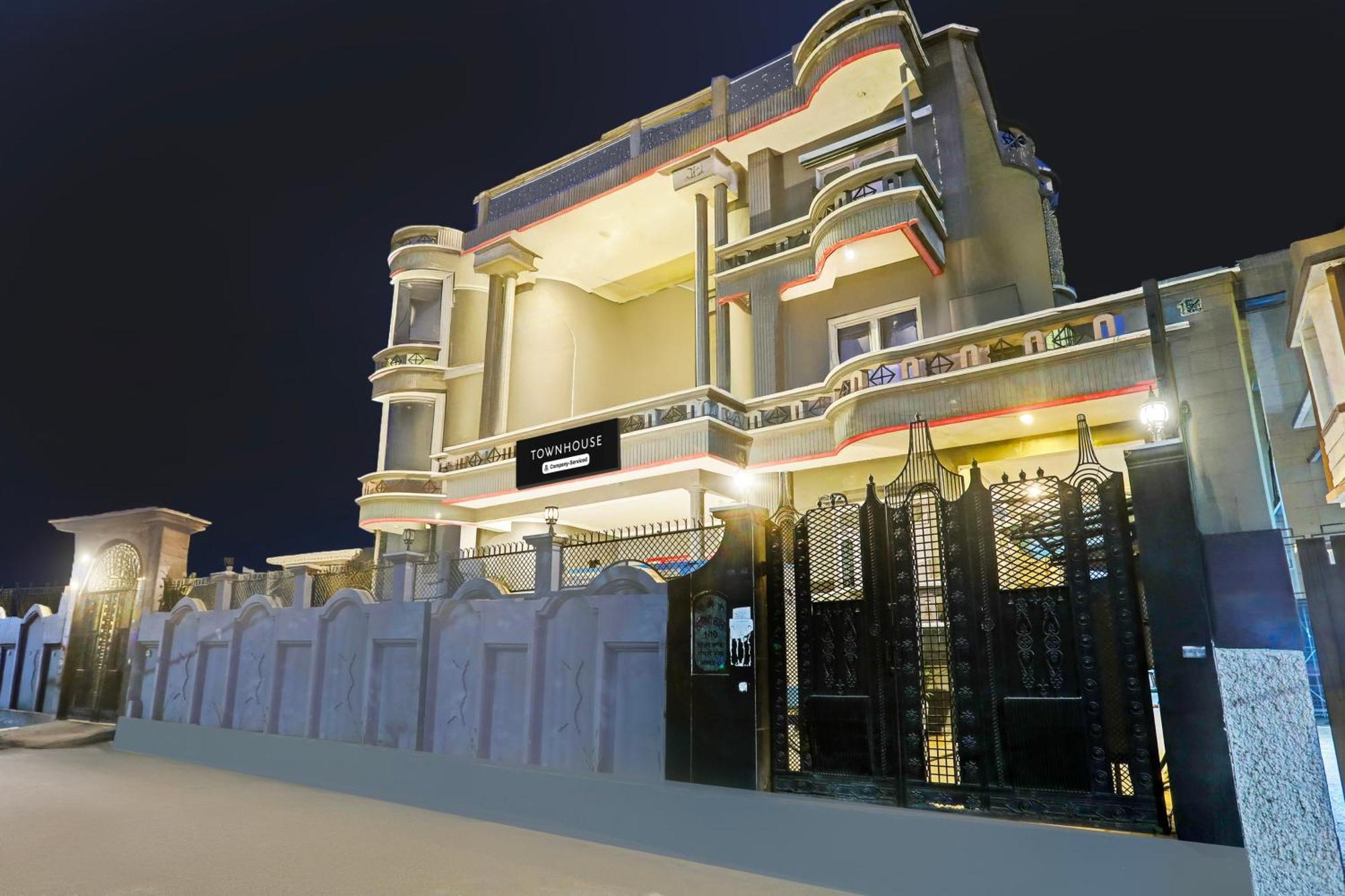 Super Townhouse Vijay Khand Gomti Nagar Lucknow Exterior foto